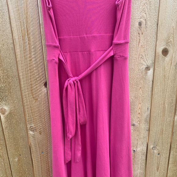 THEORY | Pink Sleeveless V Neck Jersey Knit Fit & Flare Dress - Picture 5 of 7